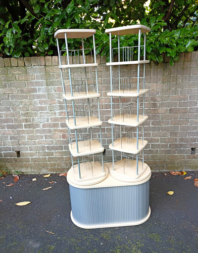Uncommon vintage shop - uncommon, shop/storage