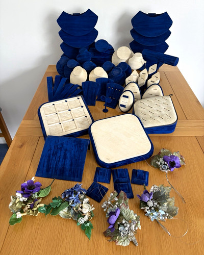 Jewellery shop display - jewellery,
